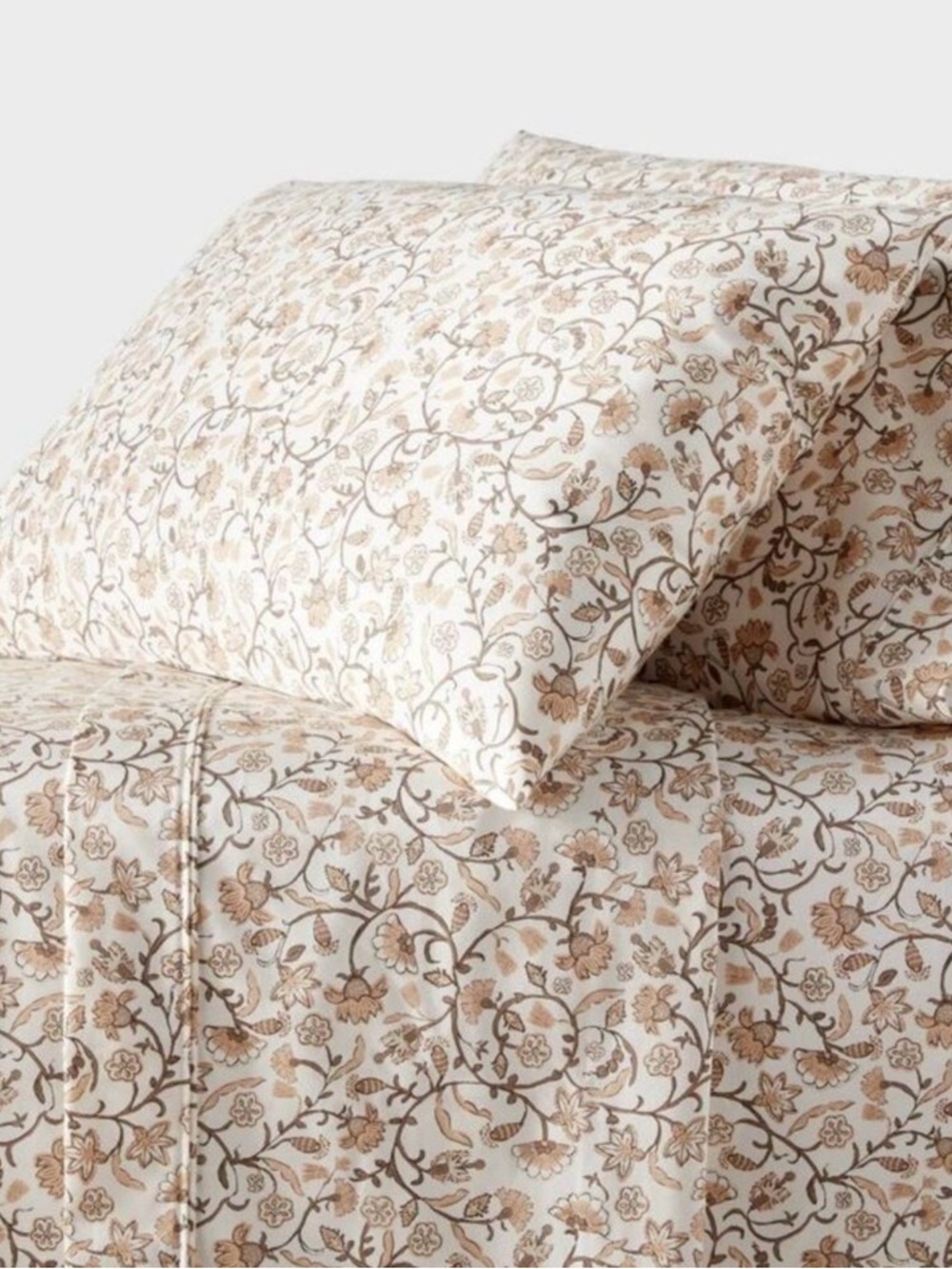 Threshold - Full 400 Thread Count
Performance Sheet Set Cool Floral, Brown